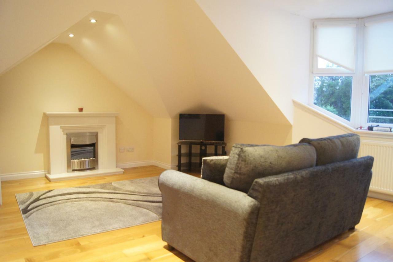 Modern, Cosy Apartment In Bearsden With Private Parking Glasgow Luaran gambar