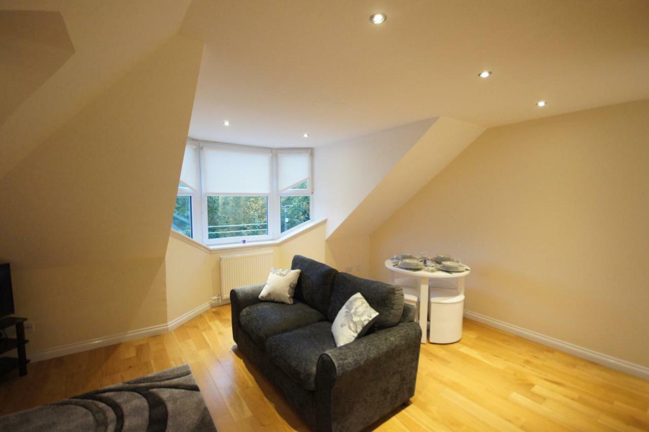 Modern, Cosy Apartment In Bearsden With Private Parking Glasgow Luaran gambar